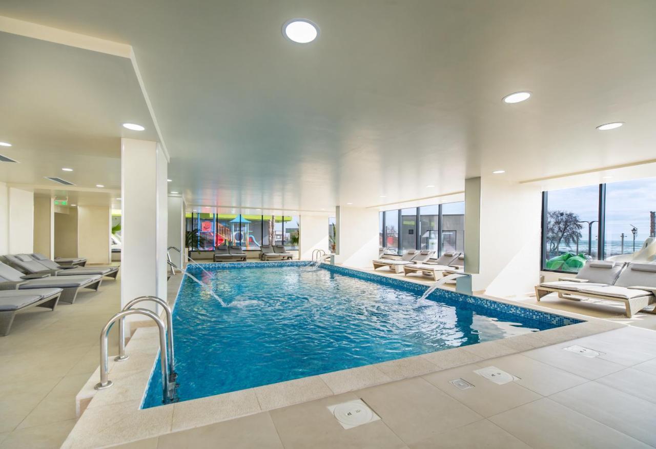Summer Studio Spa N Pools Beach Resort Navodari Exterior photo